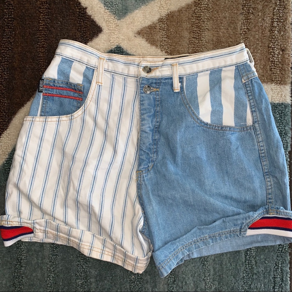 Vintage 80s high waisted striped shorts! xx